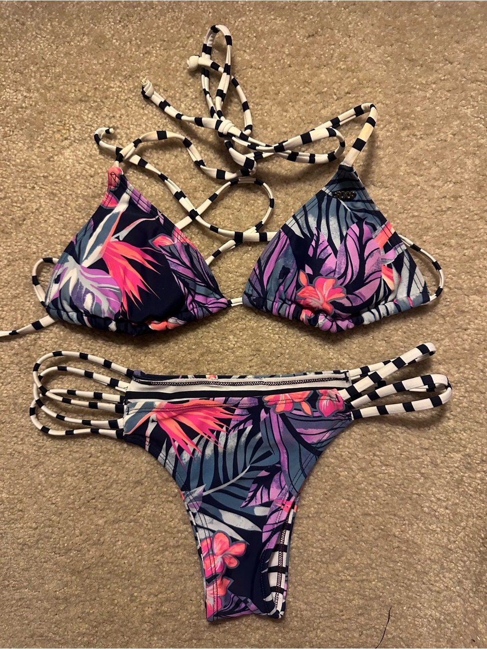 Roxy bikini set
